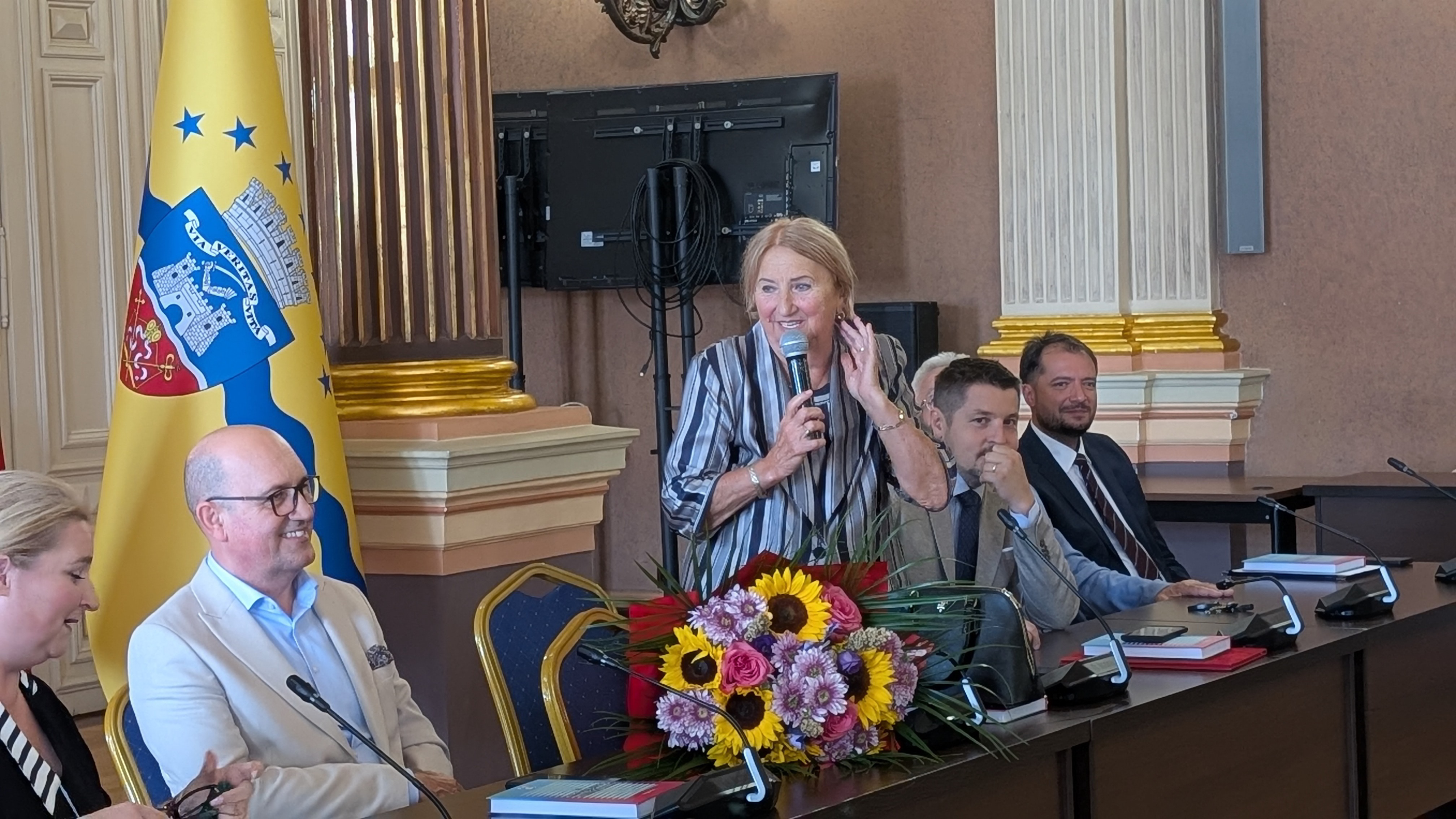 PXL_20250924_085528147.PORTRAIT.ORIGINAL