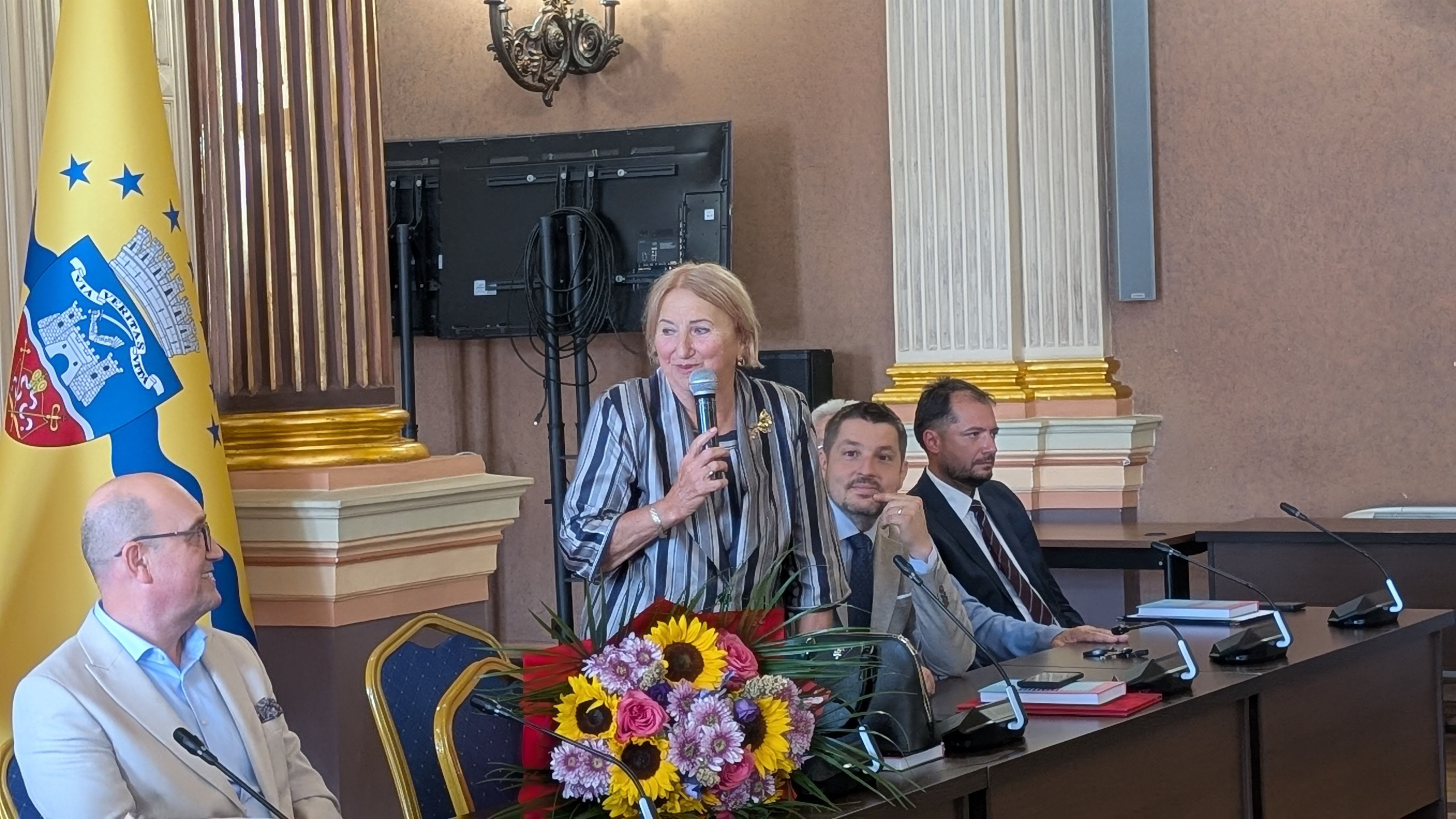 PXL_20250924_085531478.PORTRAIT.ORIGINAL