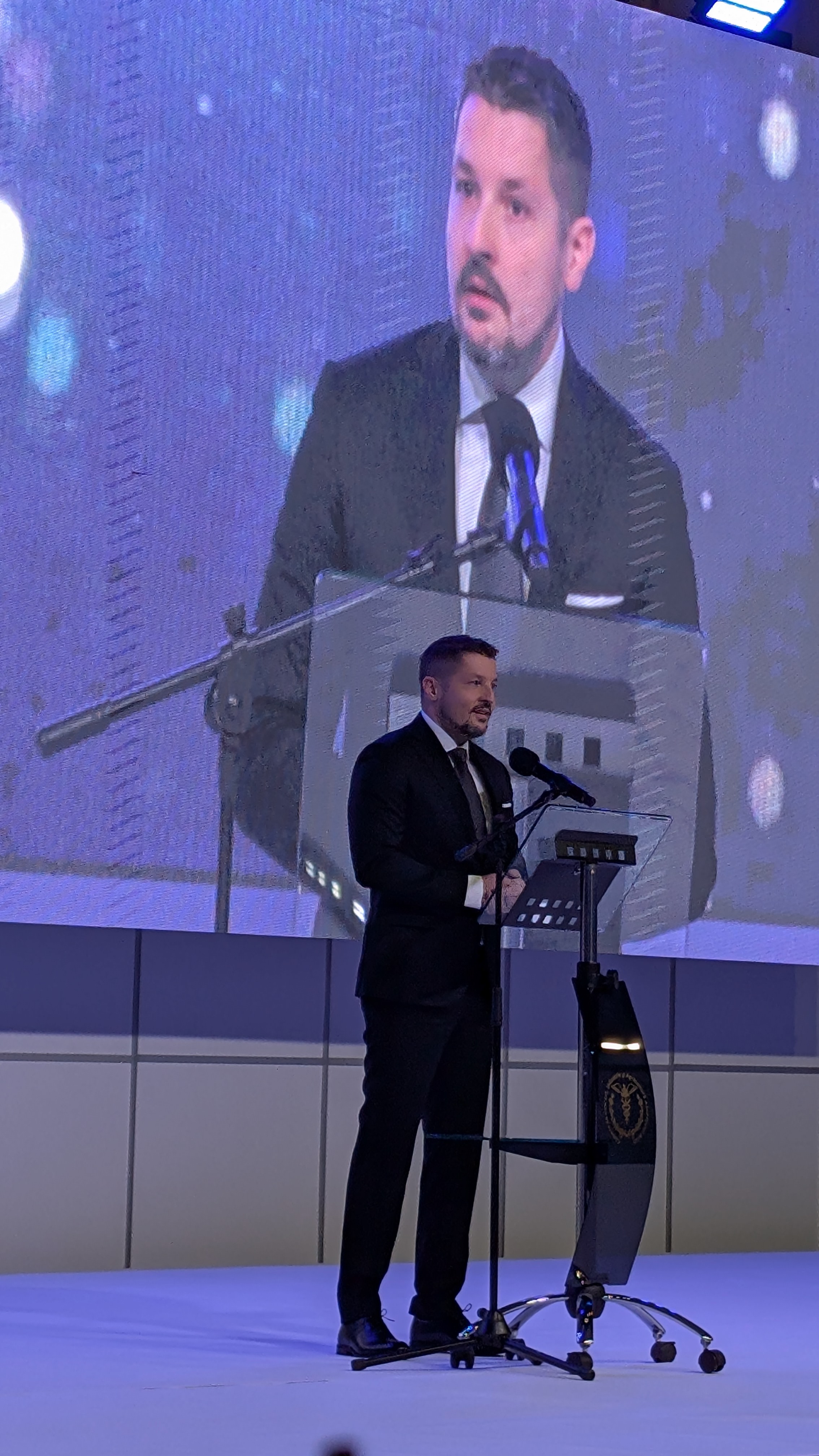 PXL_20251010_164831108