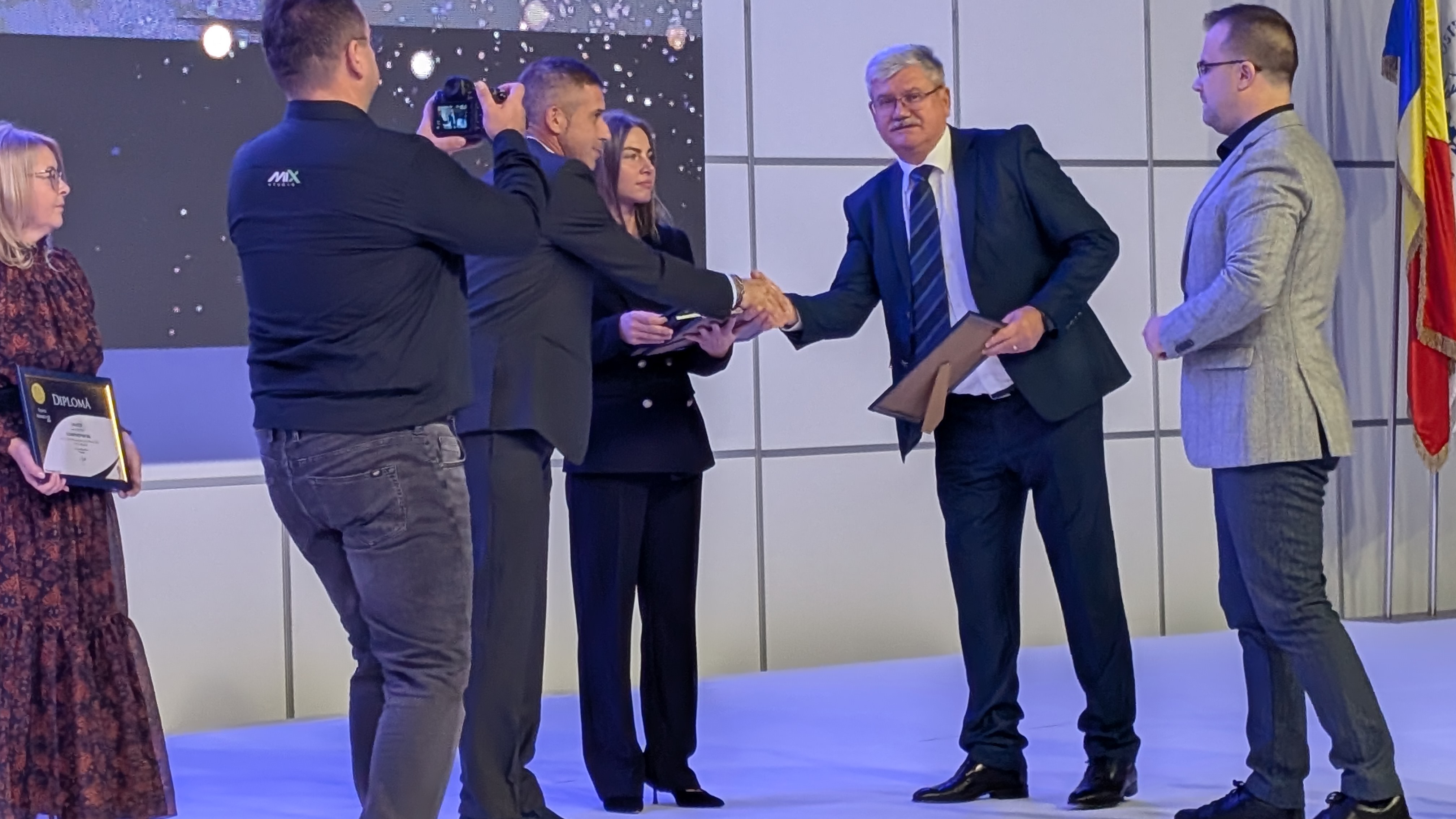 PXL_20251010_170304358