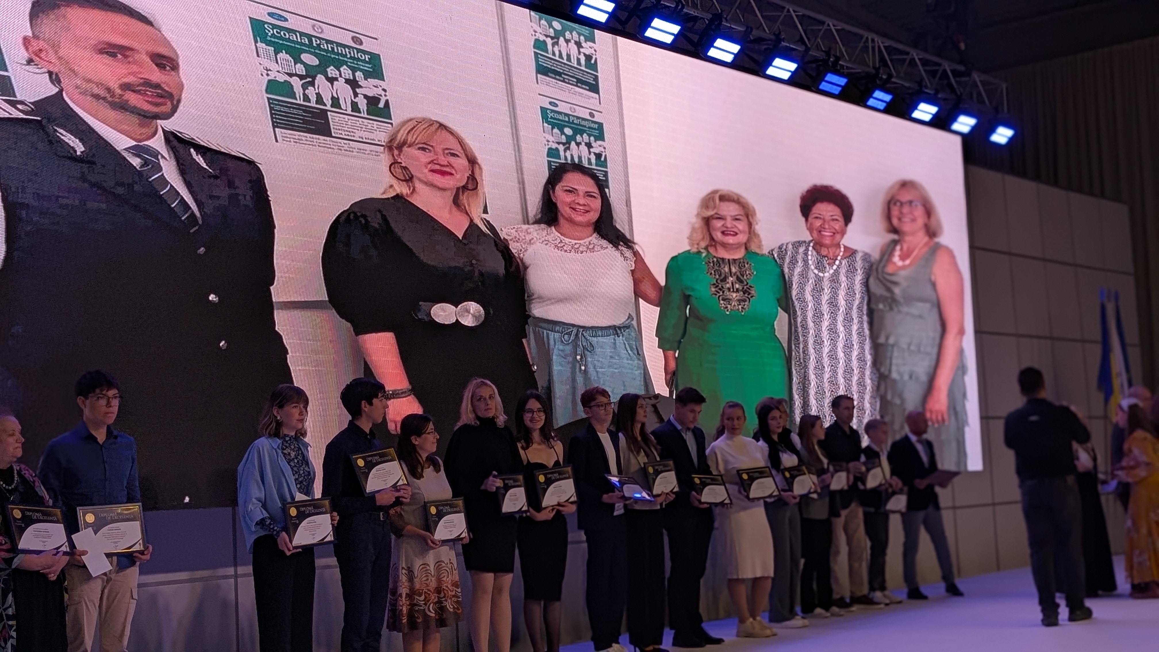 PXL_20251010_173434291.PORTRAIT