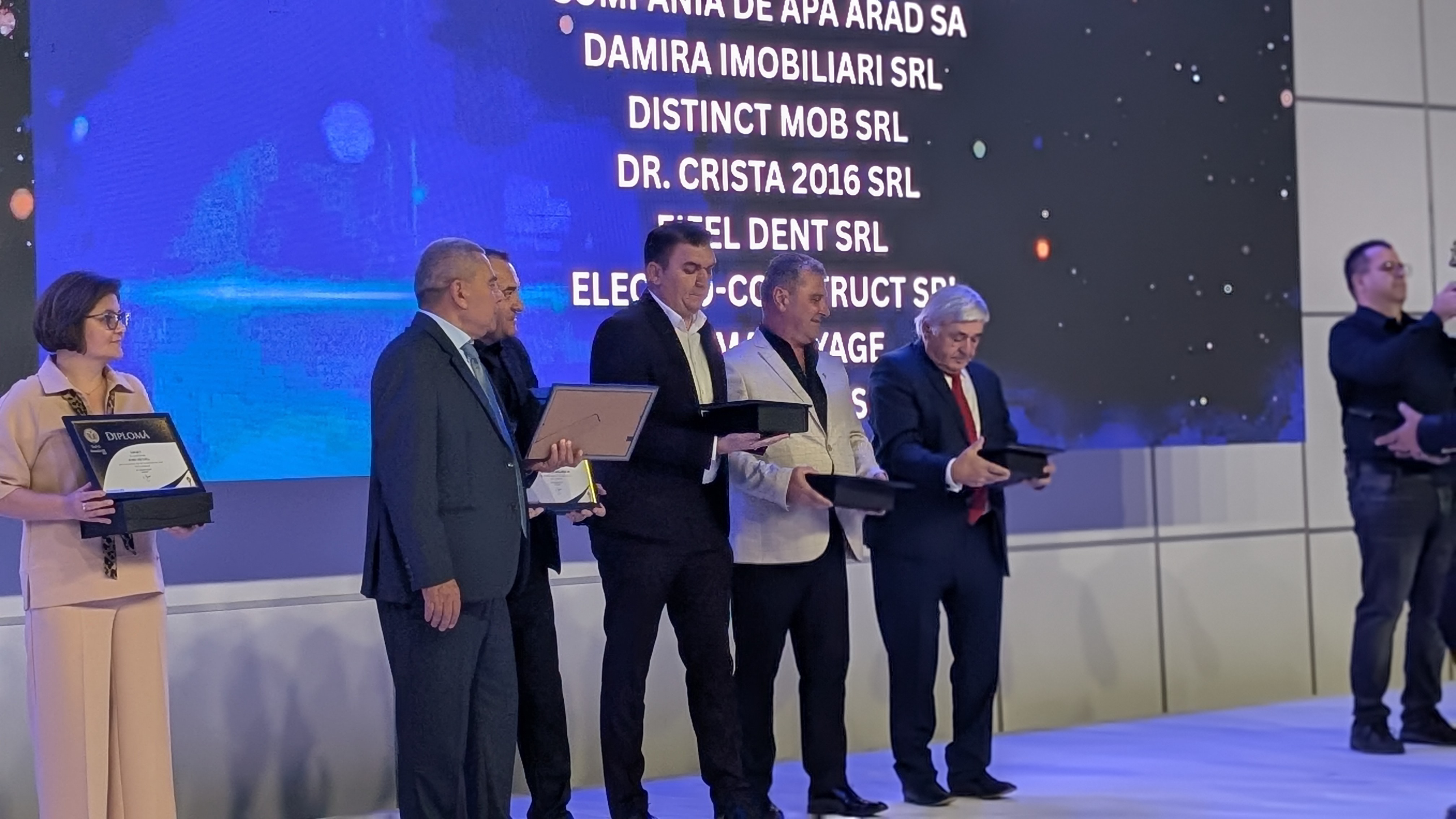 PXL_20251010_174004461.PORTRAIT