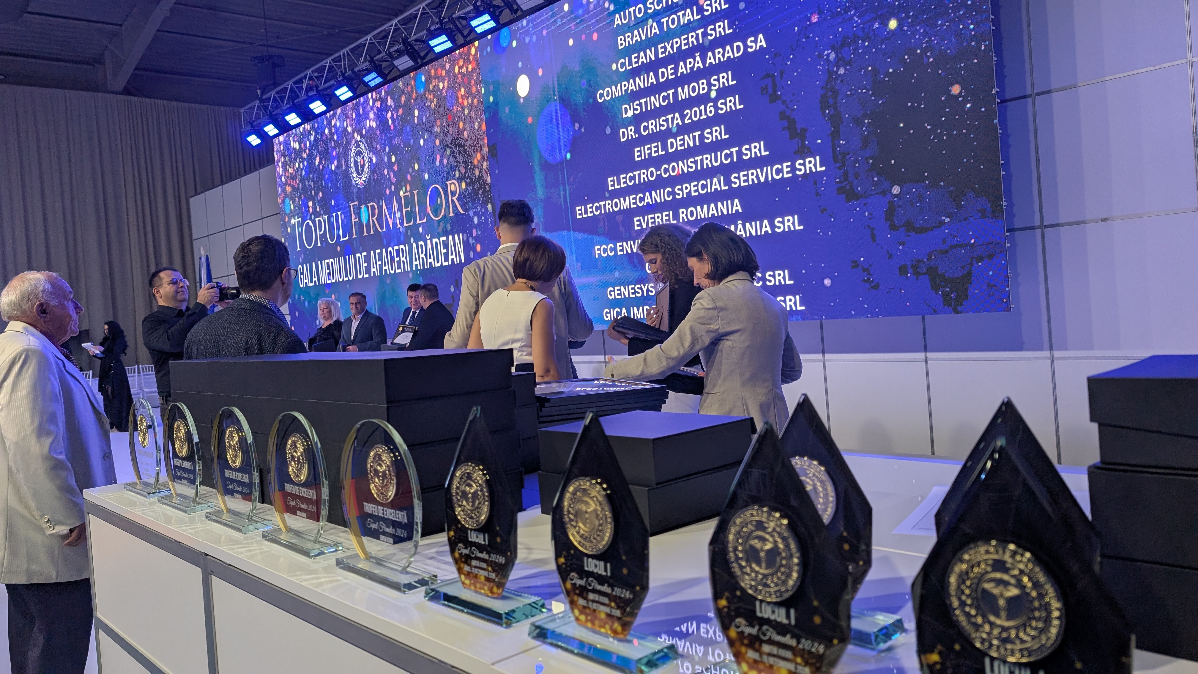 PXL_20251010_175810130.MP