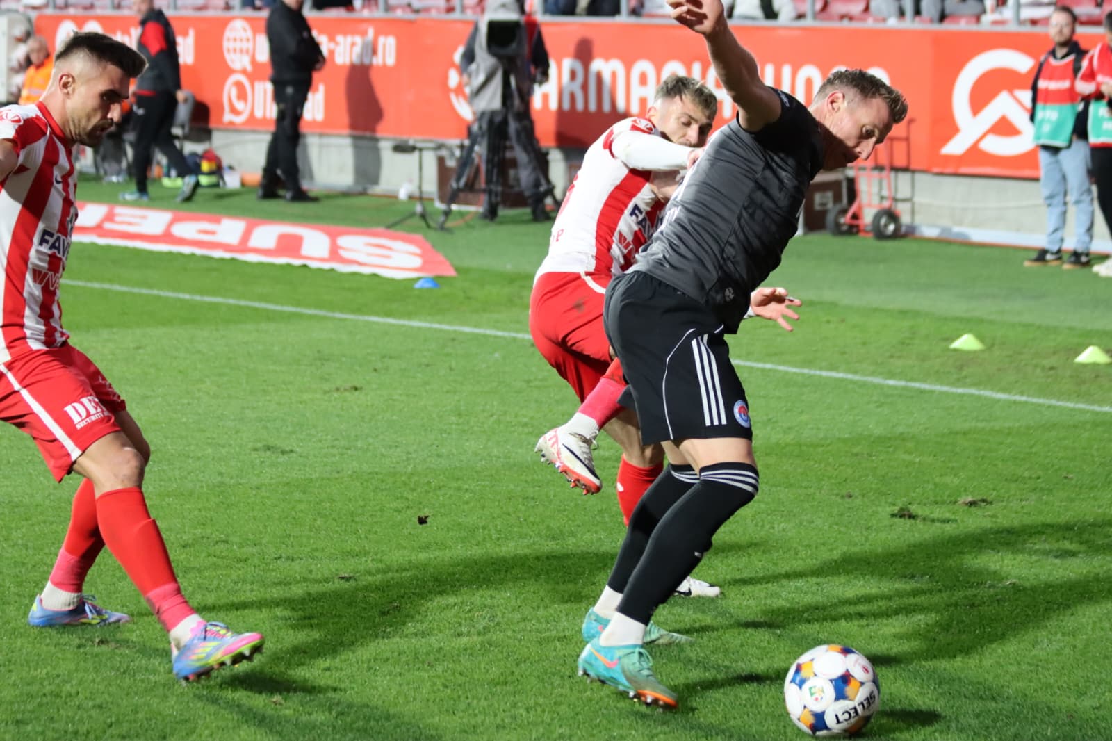 WhatsApp Image 2025-10-19 at 19.33.22 (3)