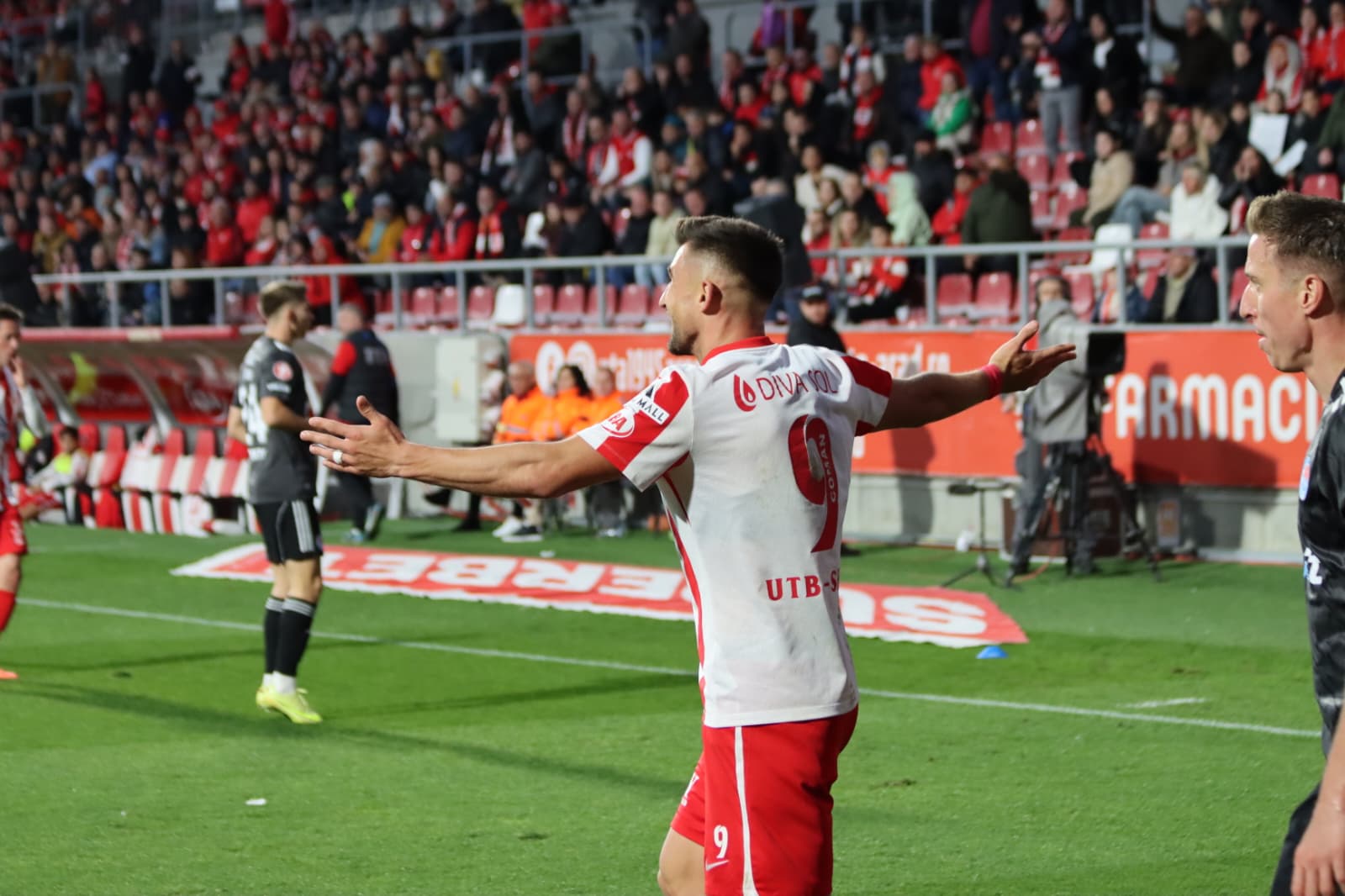 WhatsApp Image 2025-10-19 at 19.33.23 (1)