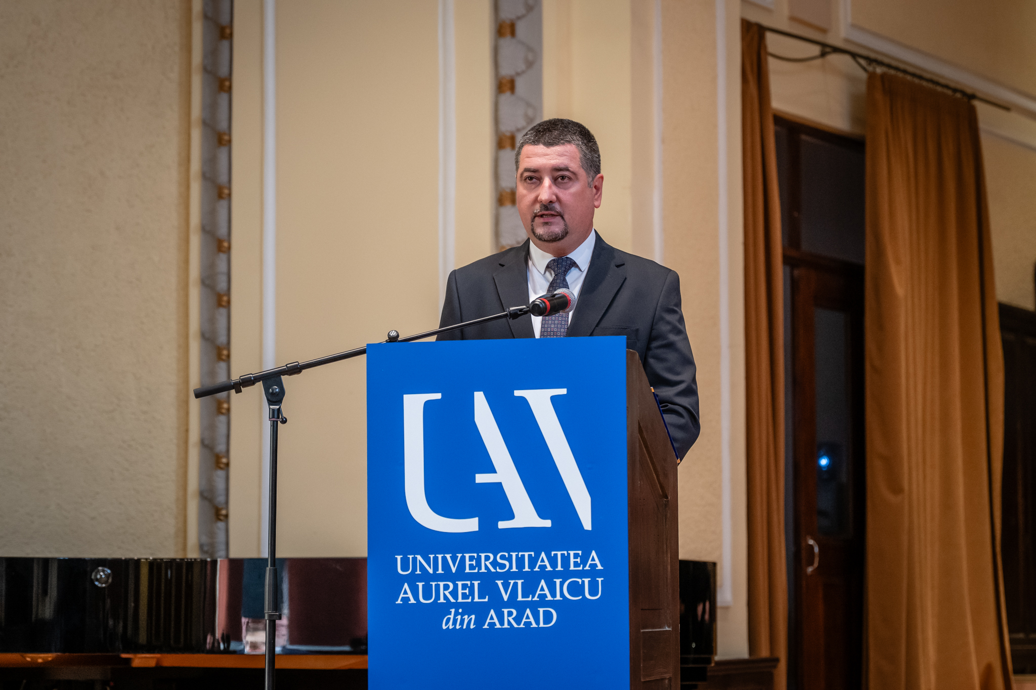 1deschiderea anului universitar UAV (29)