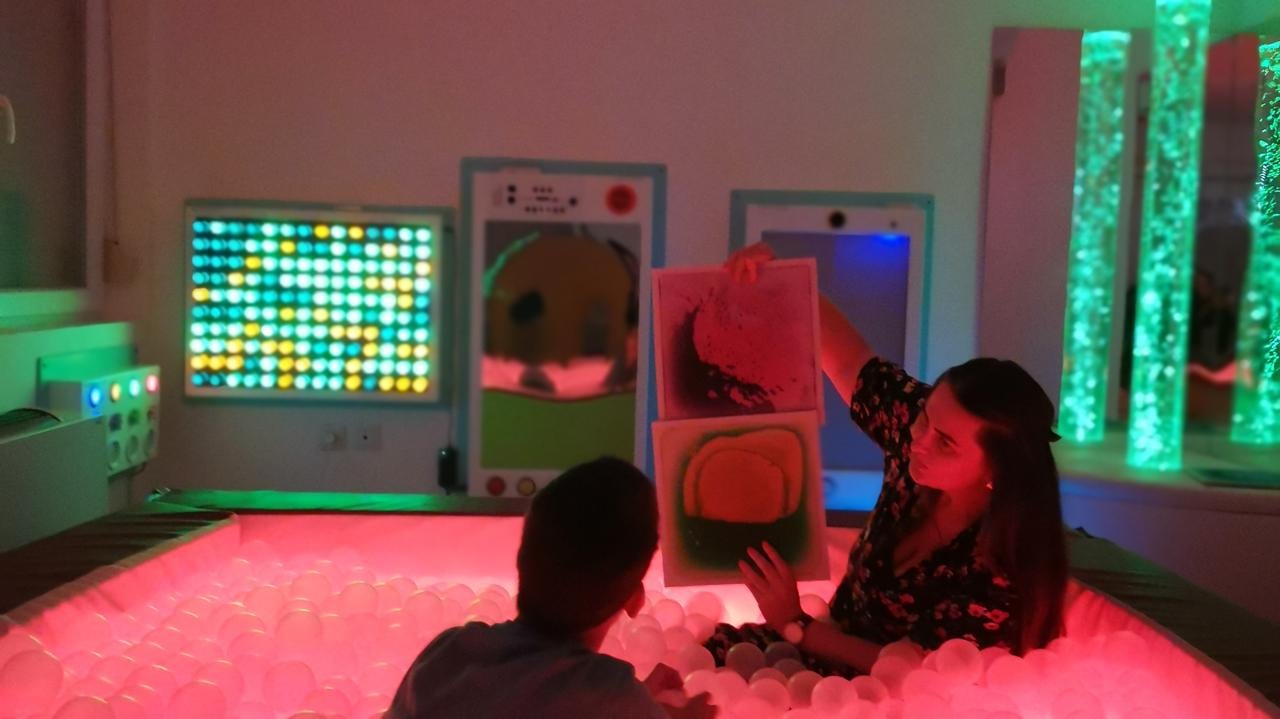 102f4d54-71f0-4e74-8c7d-1086cc0689c2