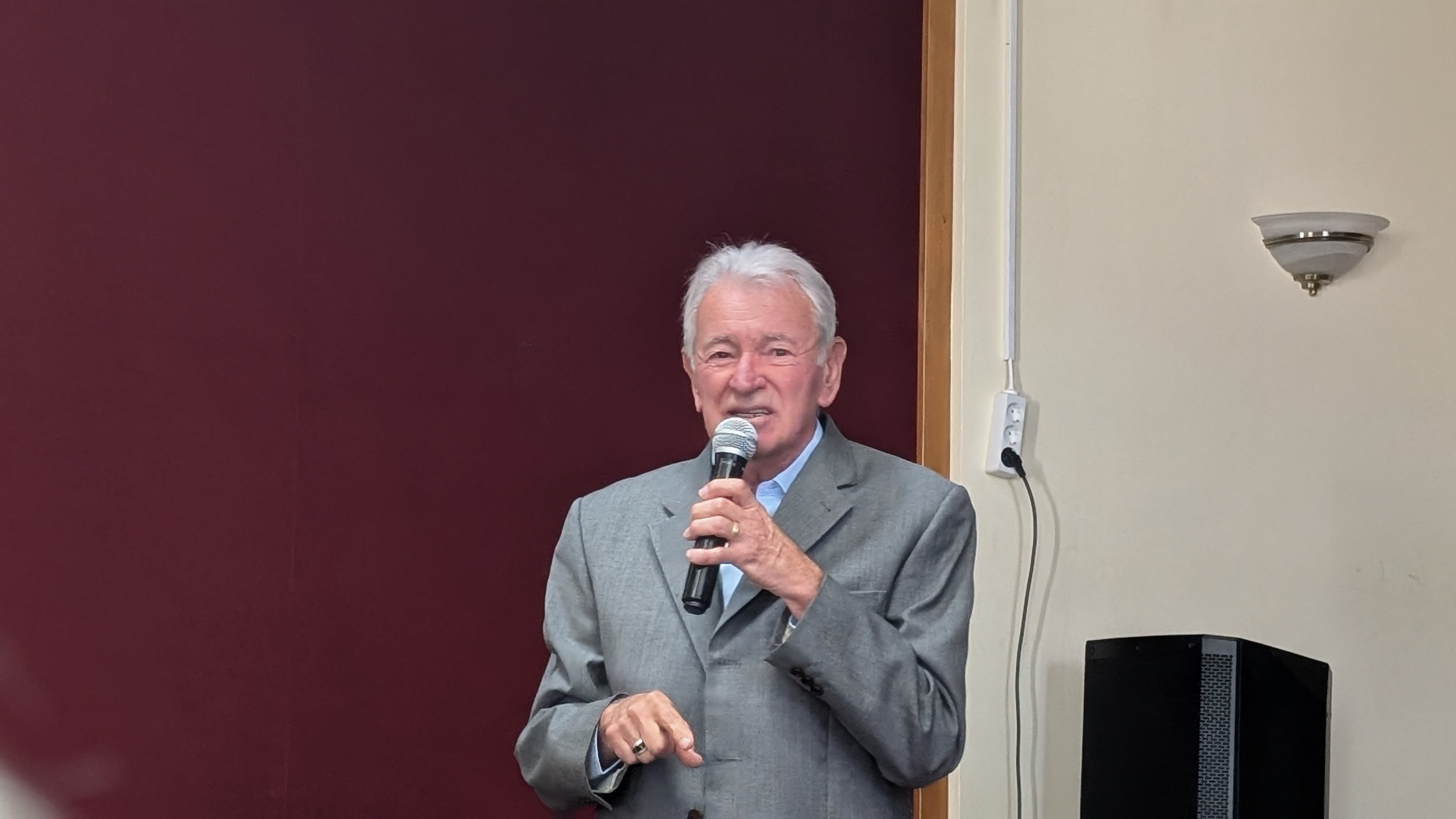 PXL_20251104_102916395.PORTRAIT.ORIGINAL