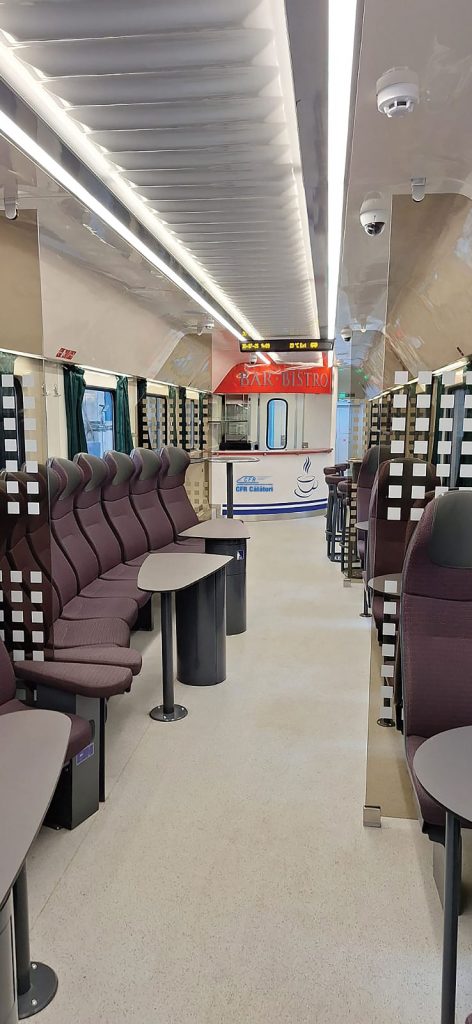 poza-vagon-Bar-bistro-sigla-1-472x1024