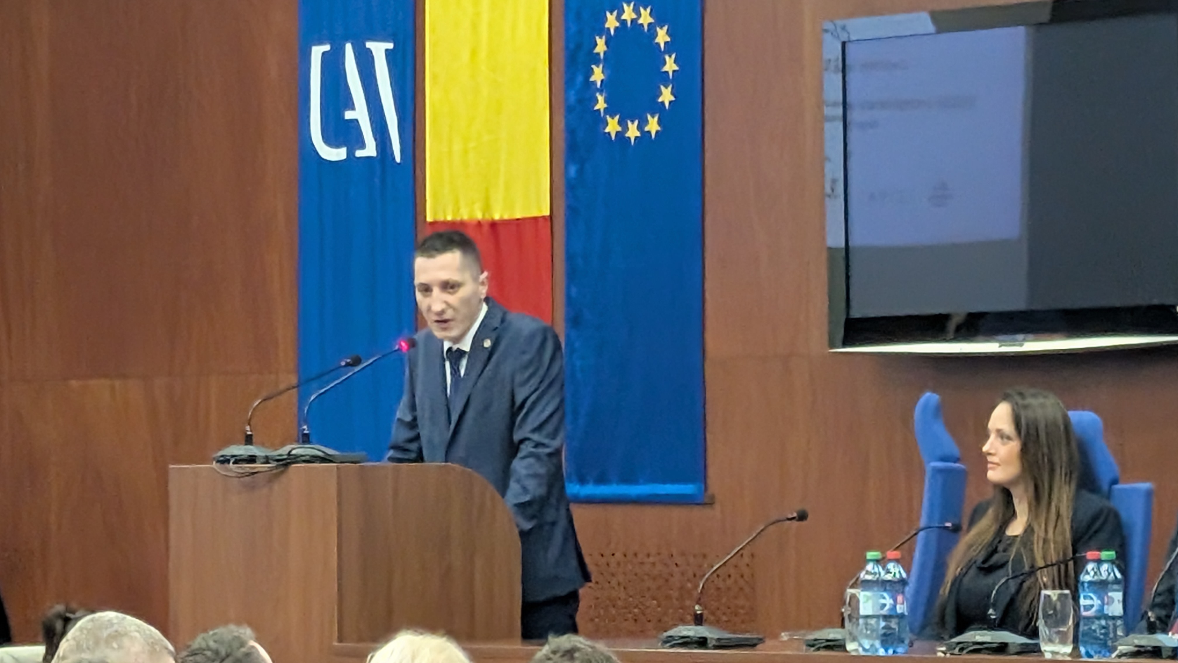 PXL_20251128_082711653