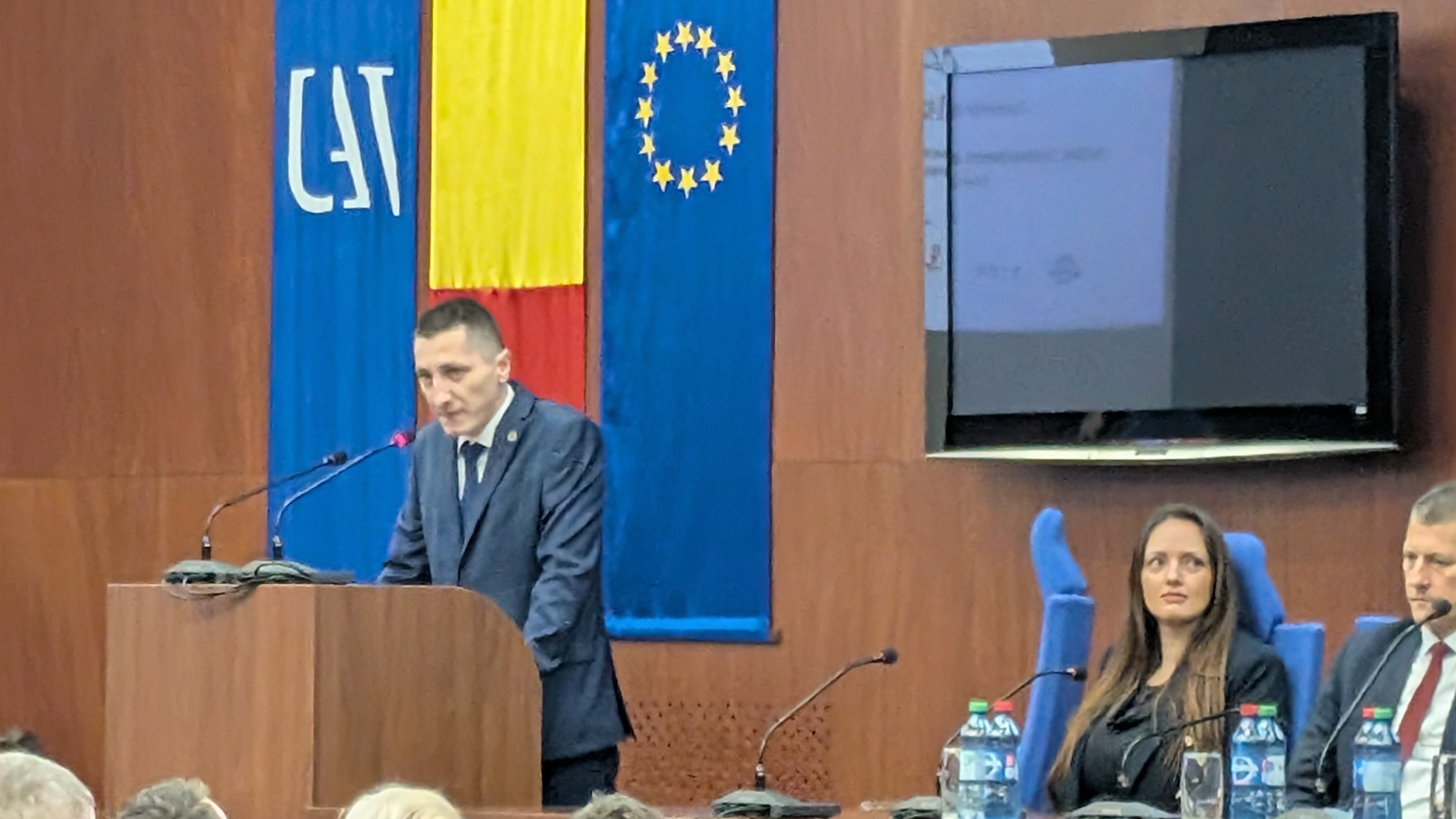 PXL_20251128_082718413