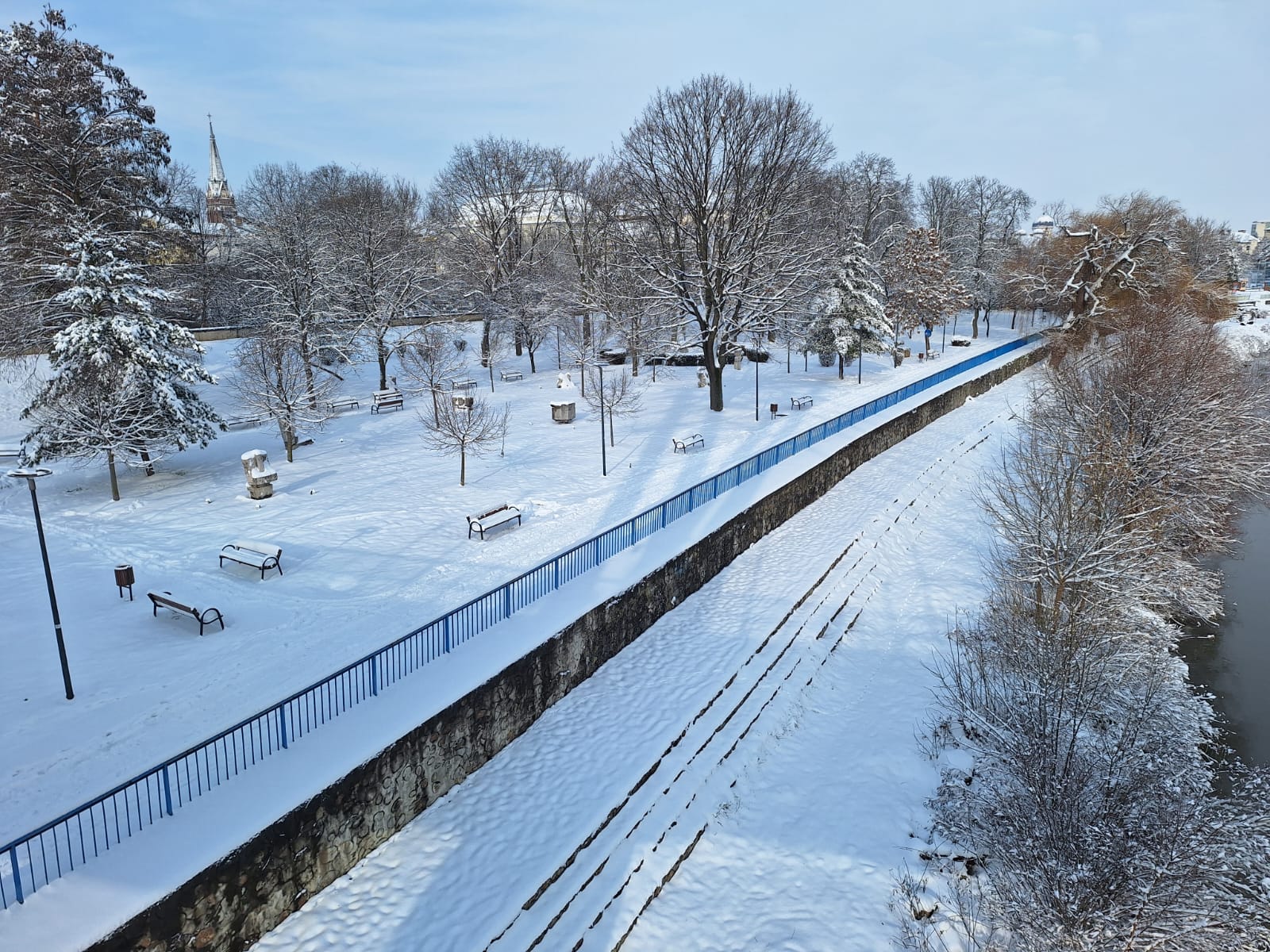 3c6a8b3f-3092-4fff-bc1a-2d680d6776c9