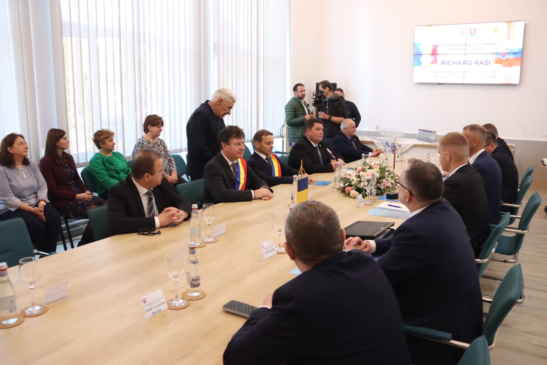 5d7dc777-697e-4e19-840c-daa03a22b008