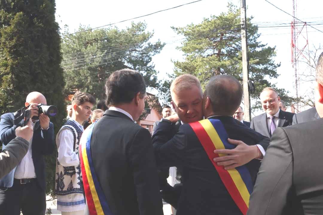 d5cd80eb-86b7-465a-8adf-f57e9b0f3dc9