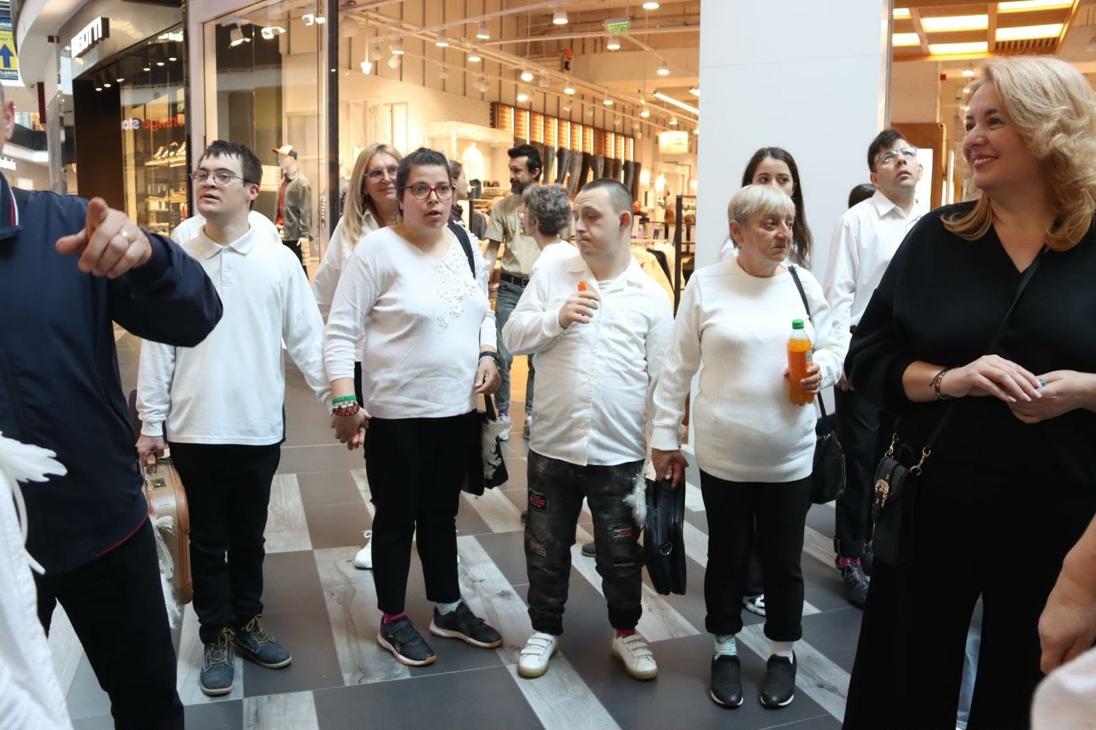 34bbedc4-b524-4ead-9754-9385ee739444