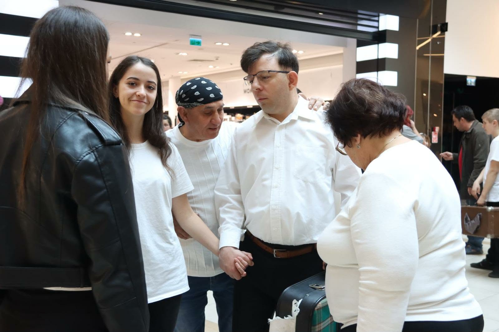 76f60d78-9beb-4715-82a4-22a06956502e