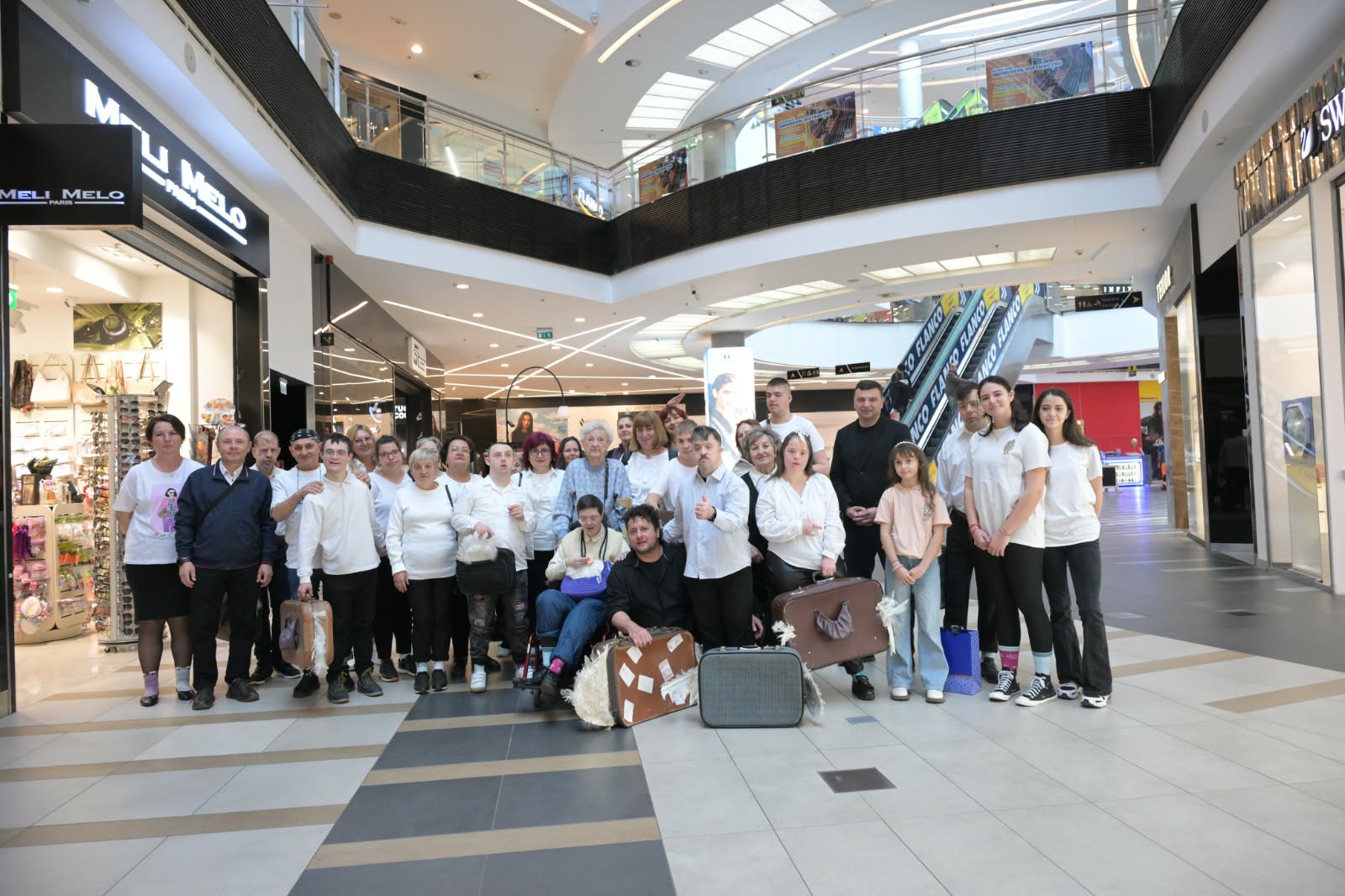 f6054aa1-0b5f-42d4-82e3-e94f13bc8eec