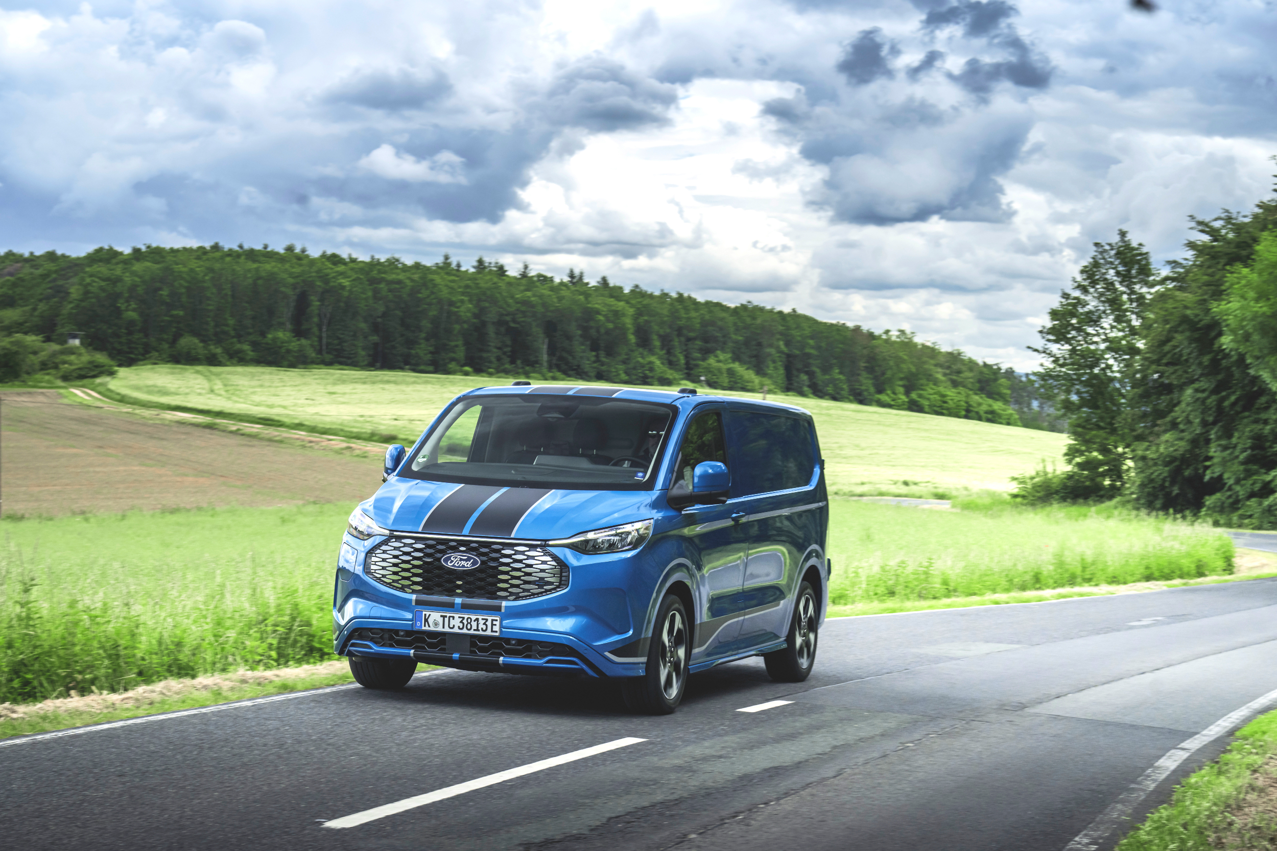 2025PbFP_E-Transit_Custom_Sport_031