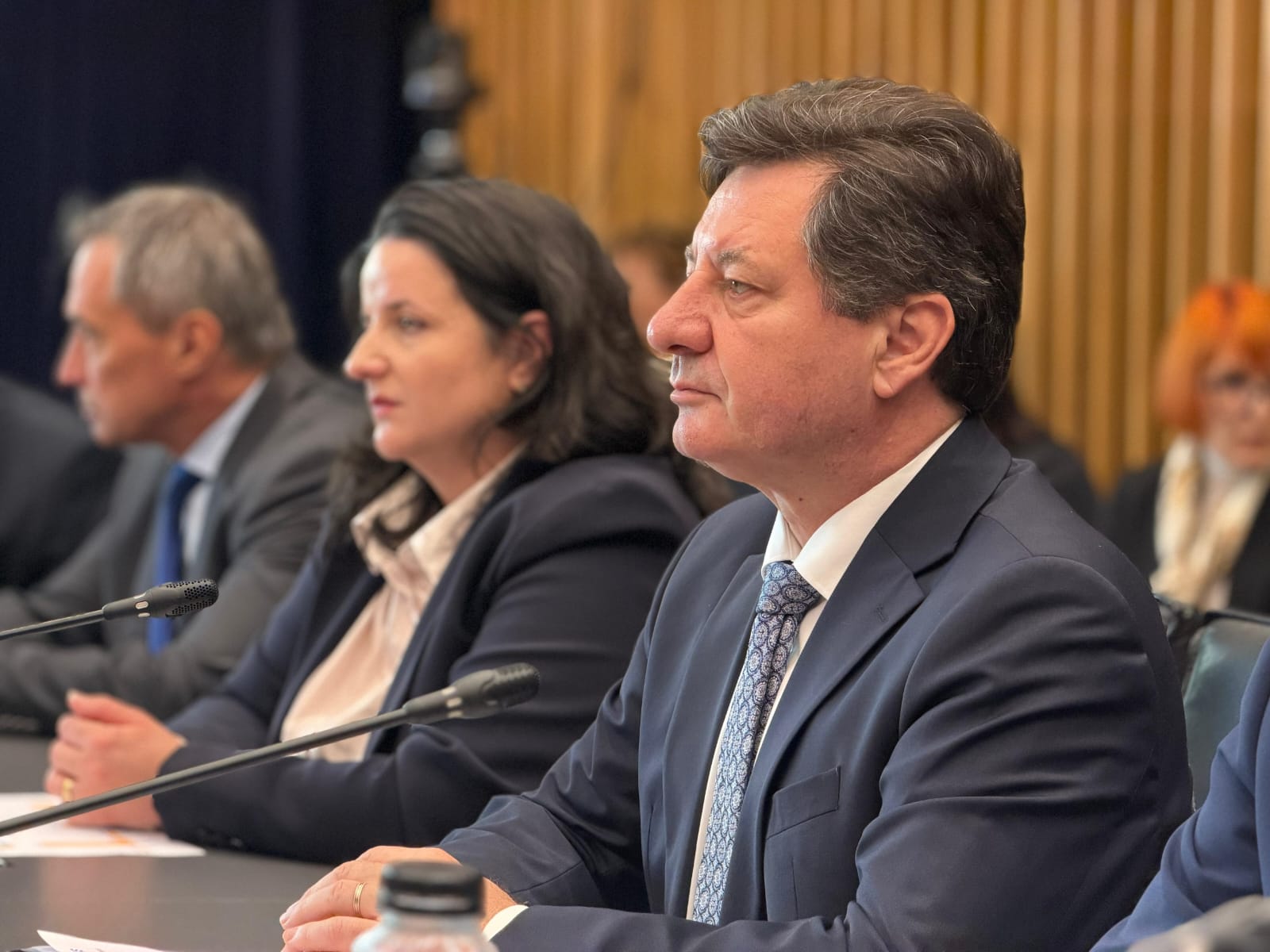 99d893b0-85b4-4aa2-b452-ddaa2868861c