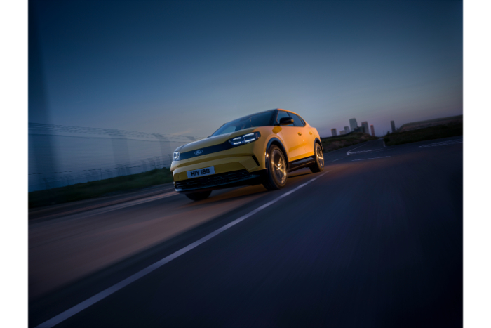 2024Ford_ElectricCapri_32