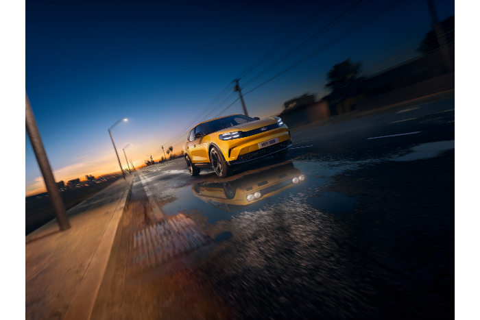 2024Ford_ElectricCapri_35
