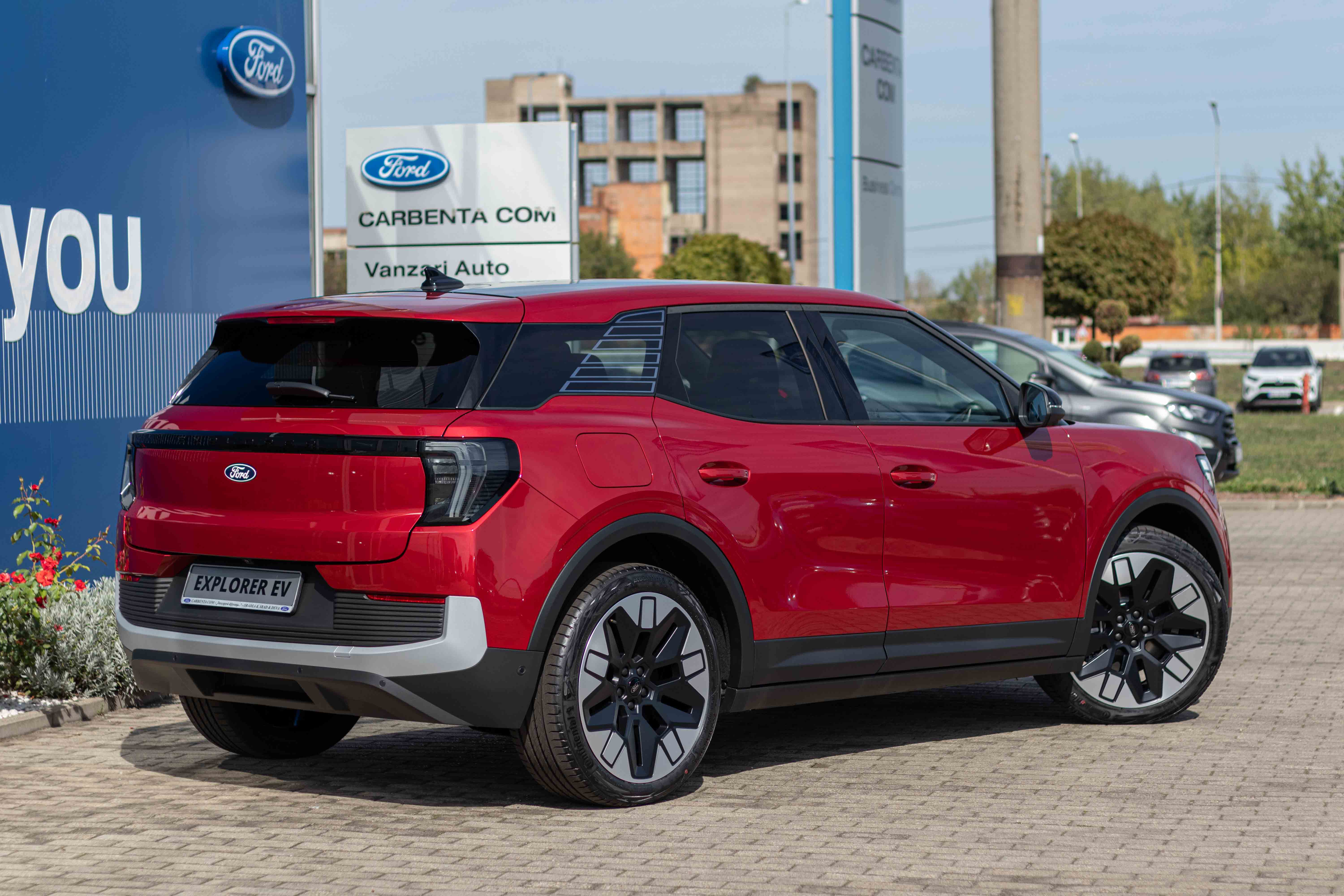 EXPLORER EV PREMIUM EXTENDED RANGE 340 CP AT AWD PANORAMIC LUCID RED-11