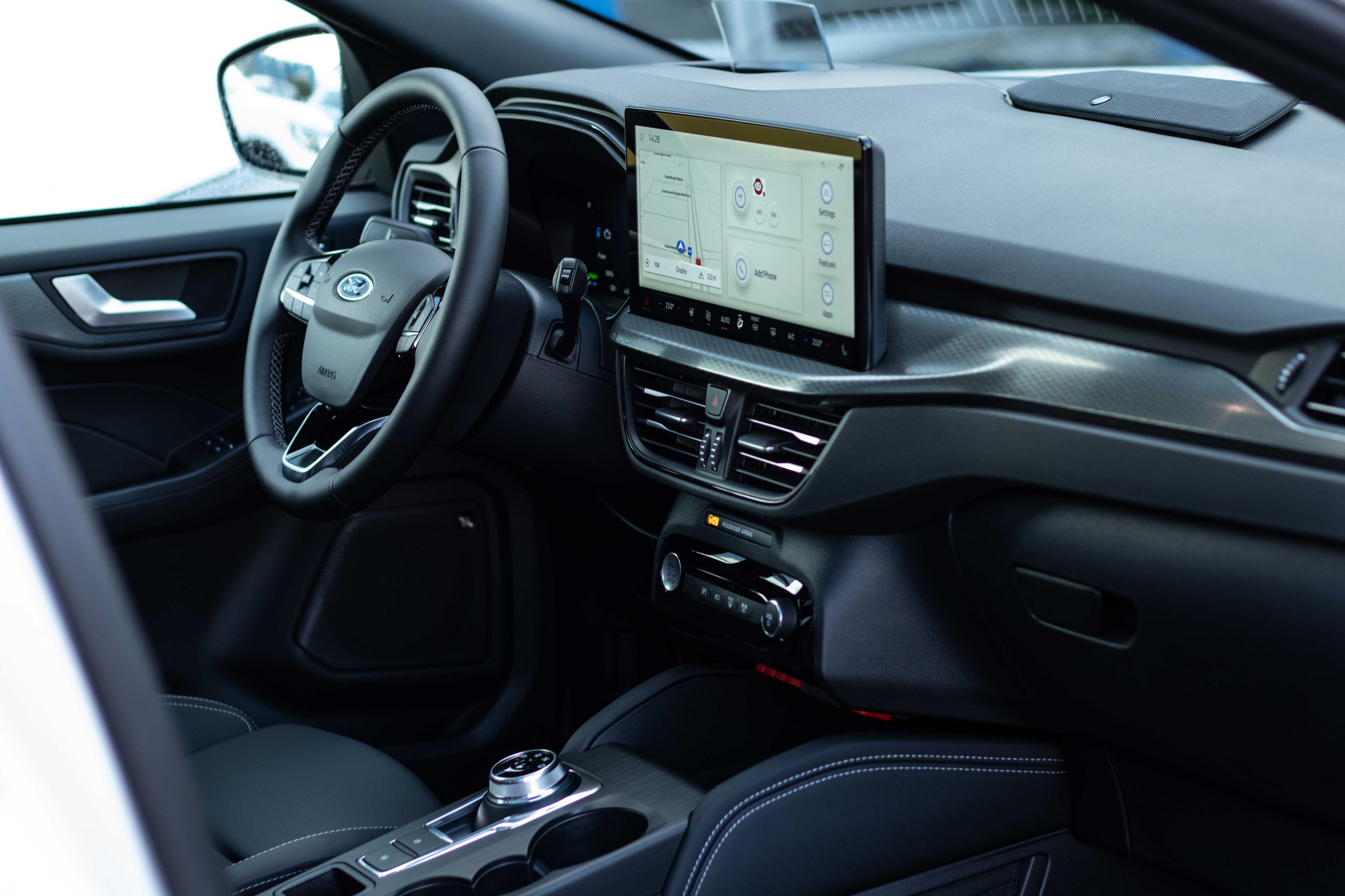 KUGA SOUND EDITION 2.5 PHEV 243 CP 2WD CVT M WHITE-37