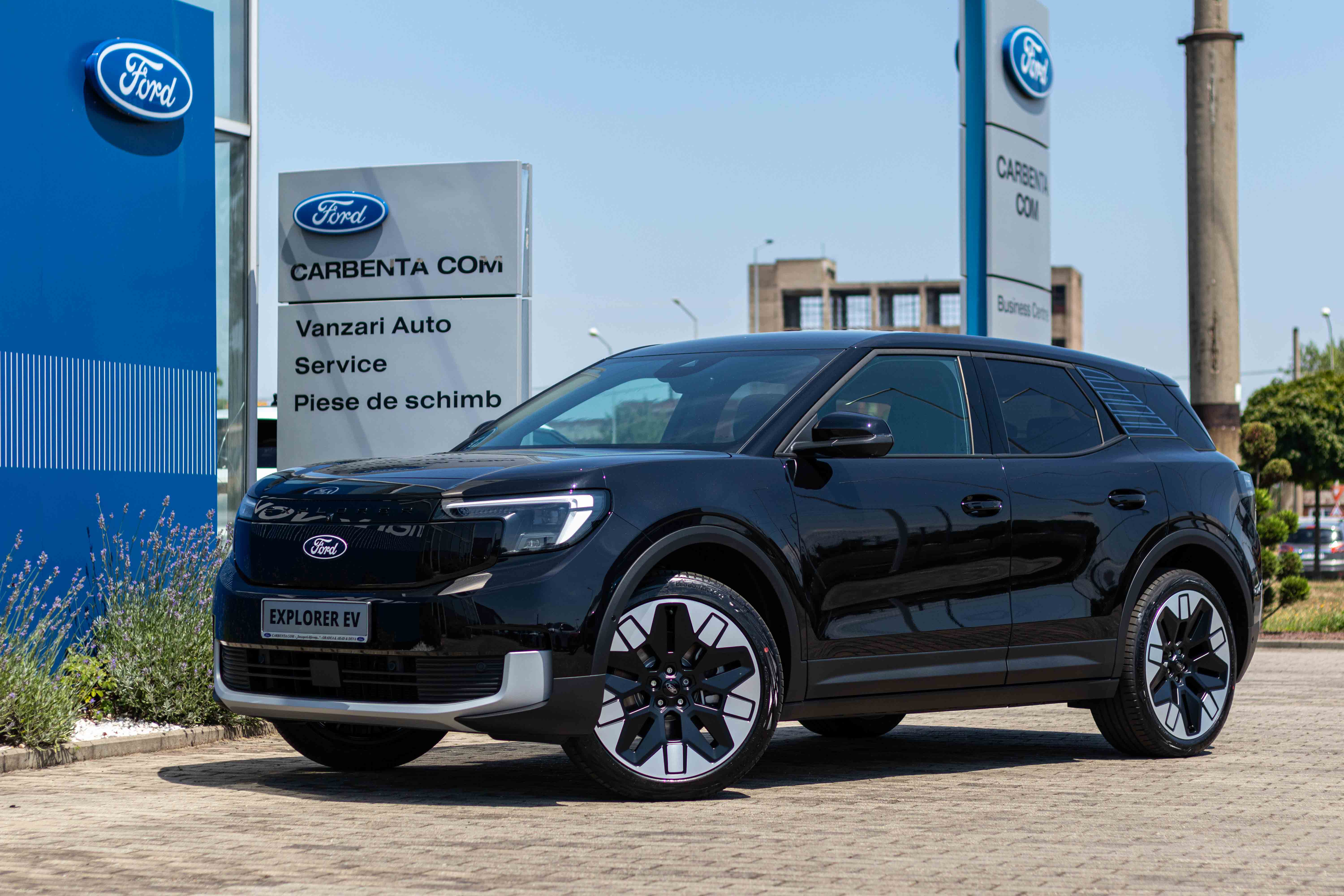 EXPLORER EV PREMIUM EXTENDED RANGE 340 CP AT AWD PANORAMIC AGATE BLACK-3