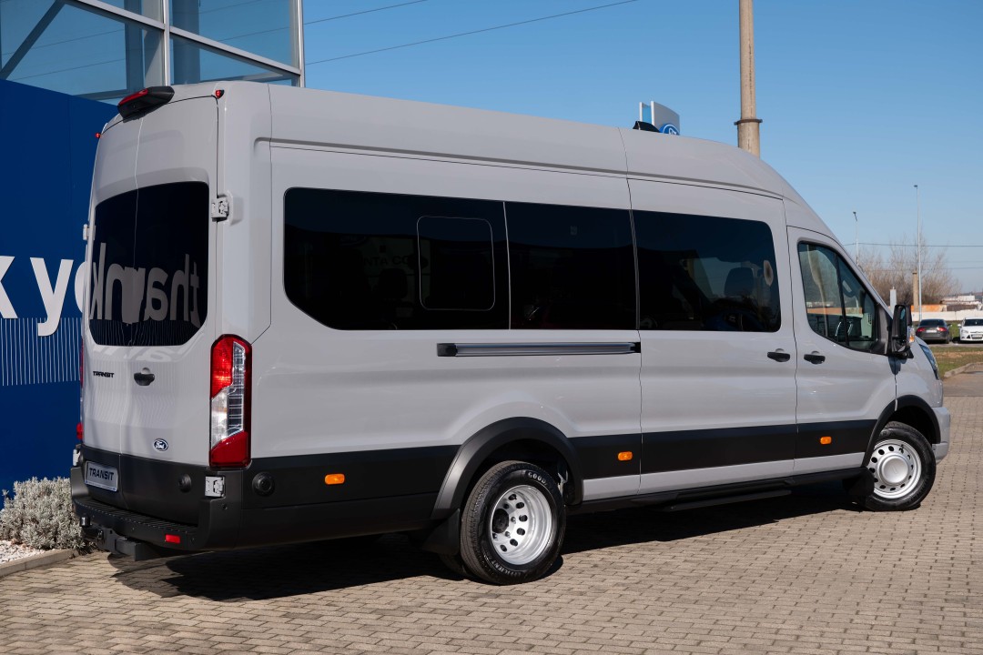 ford transit bus (3)